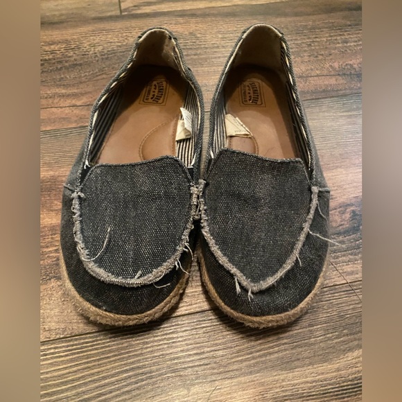 Women’s Flats - Picture 2 of 8